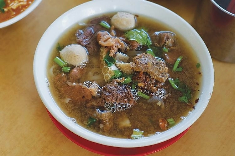 Hakka Beef Noodle 客家牛杂粉