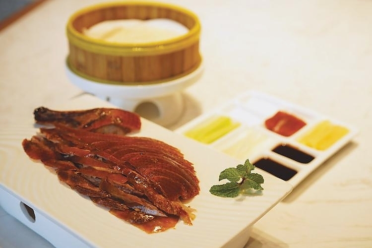 北京烤鸭 Peking duck