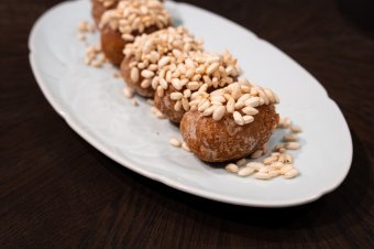 元纪手路菜：米香大甲芋泥鸭
YUENJI SIGNATURE: Deep-fried stuffed nugget shredded duck, Dajia taro paste, poprice