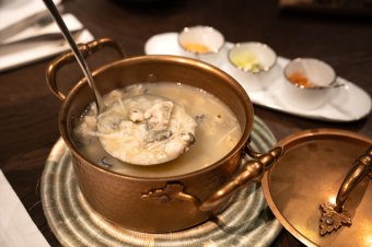 什锦海鲜粥
Simmered congee, fresh oyster, scallop, clam